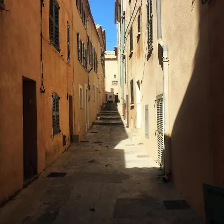 Elaiza Saint-Tropez